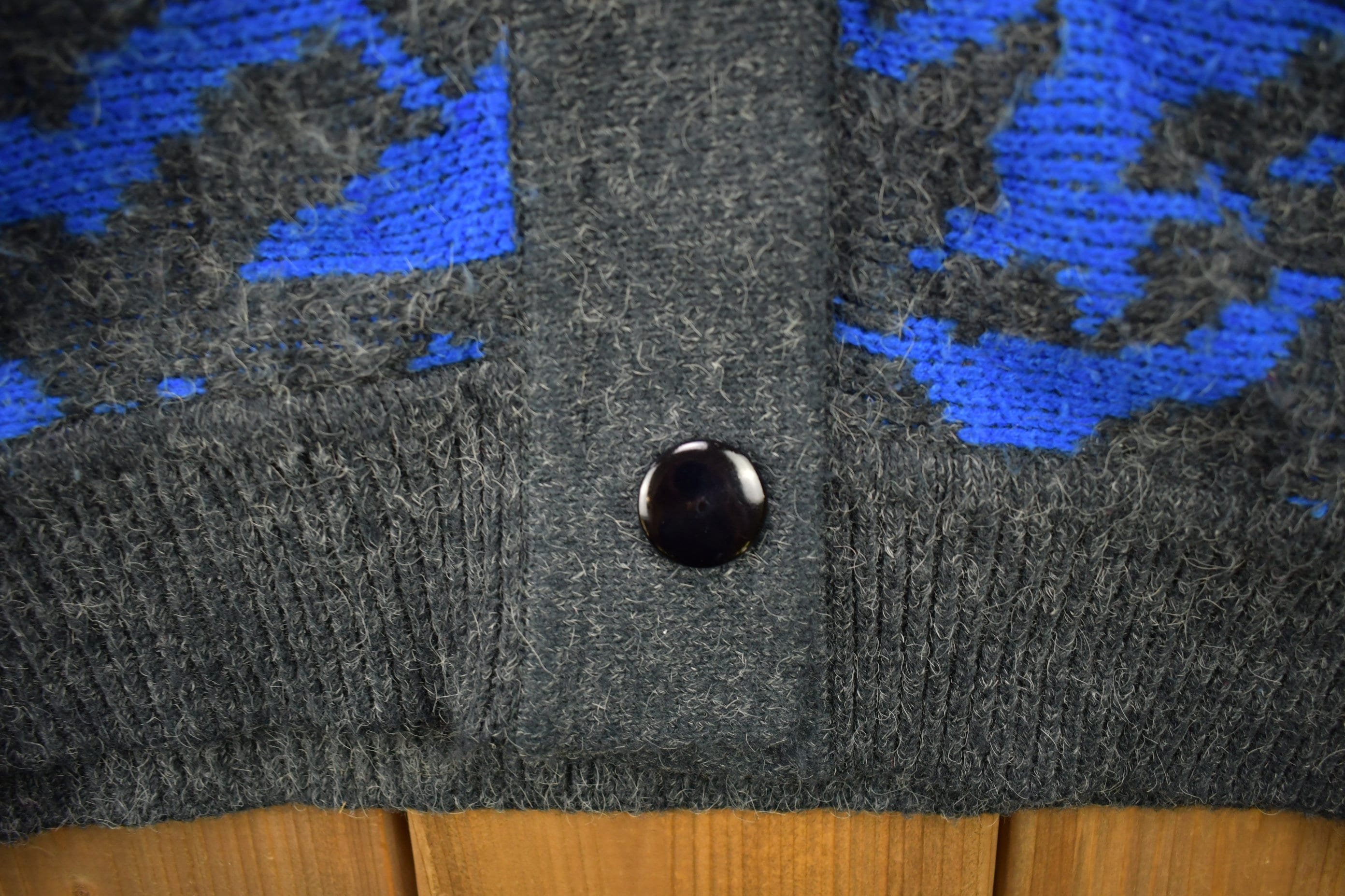Vintage 1990s All Over Pattern Knitted Cardigan Sweater /