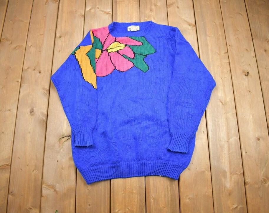 Vintage 1990s Dan Howard Floral Knit Cute Sweater