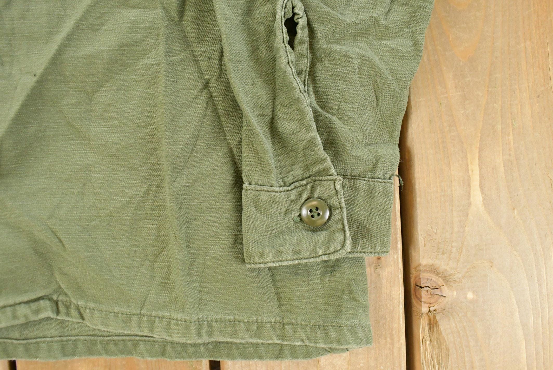 Vintage 1970s Distressed OG-107 Military Sateen Shirt Men's Large
