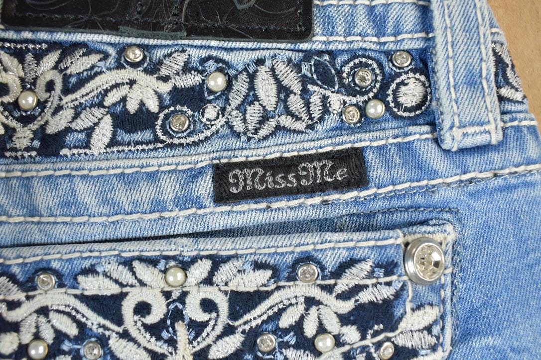 Vintage Y2K Miss Me Bedazzled Low Rise Jeans Size 26x31