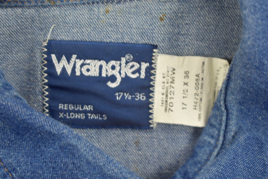 Vintage 1990s Wrangler Western Style Denim Snap Button Shirt
