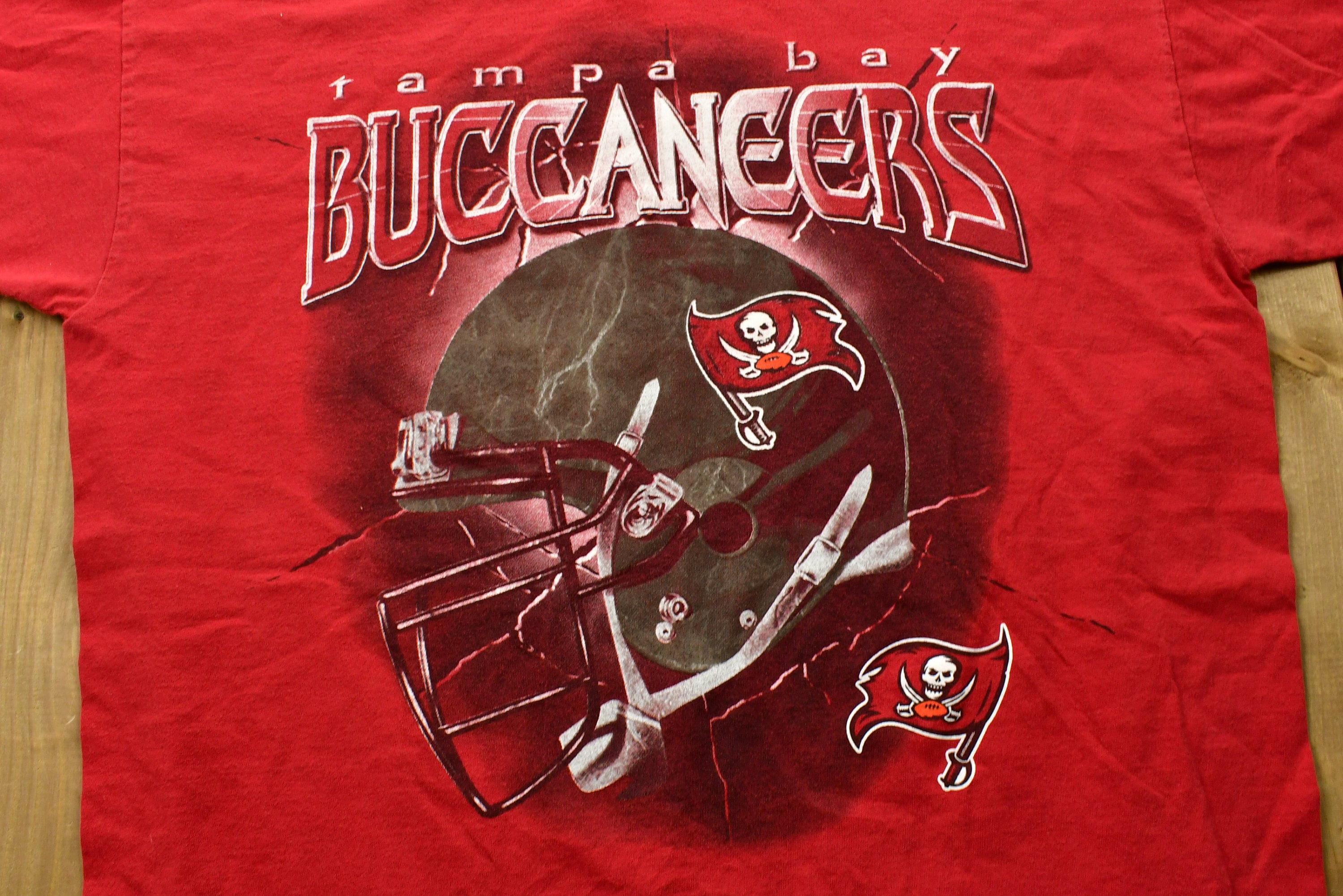 Vintage 1990s Tampa Bay Buccaneers NFL T-Shirt