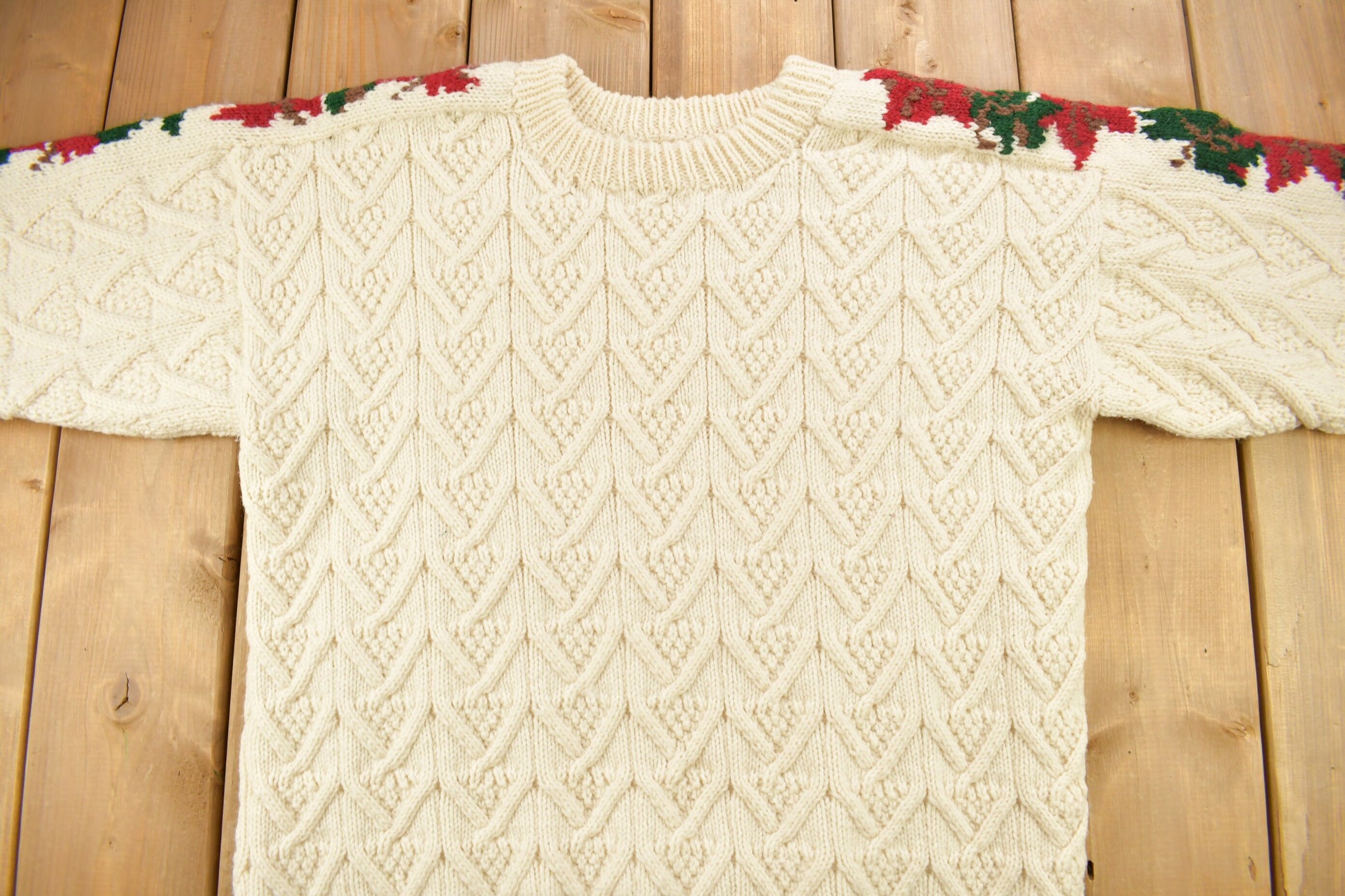 Vintage 1990s Cable Knitted Floral Theme Crewneck Sweater