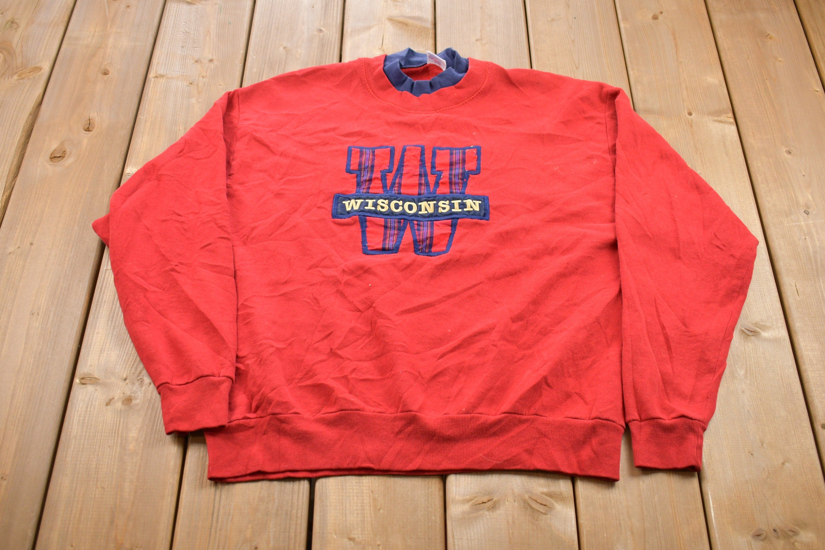 Vintage 1990s Wisconsin Embroidered Double Collar Crewneck Sweatshirt