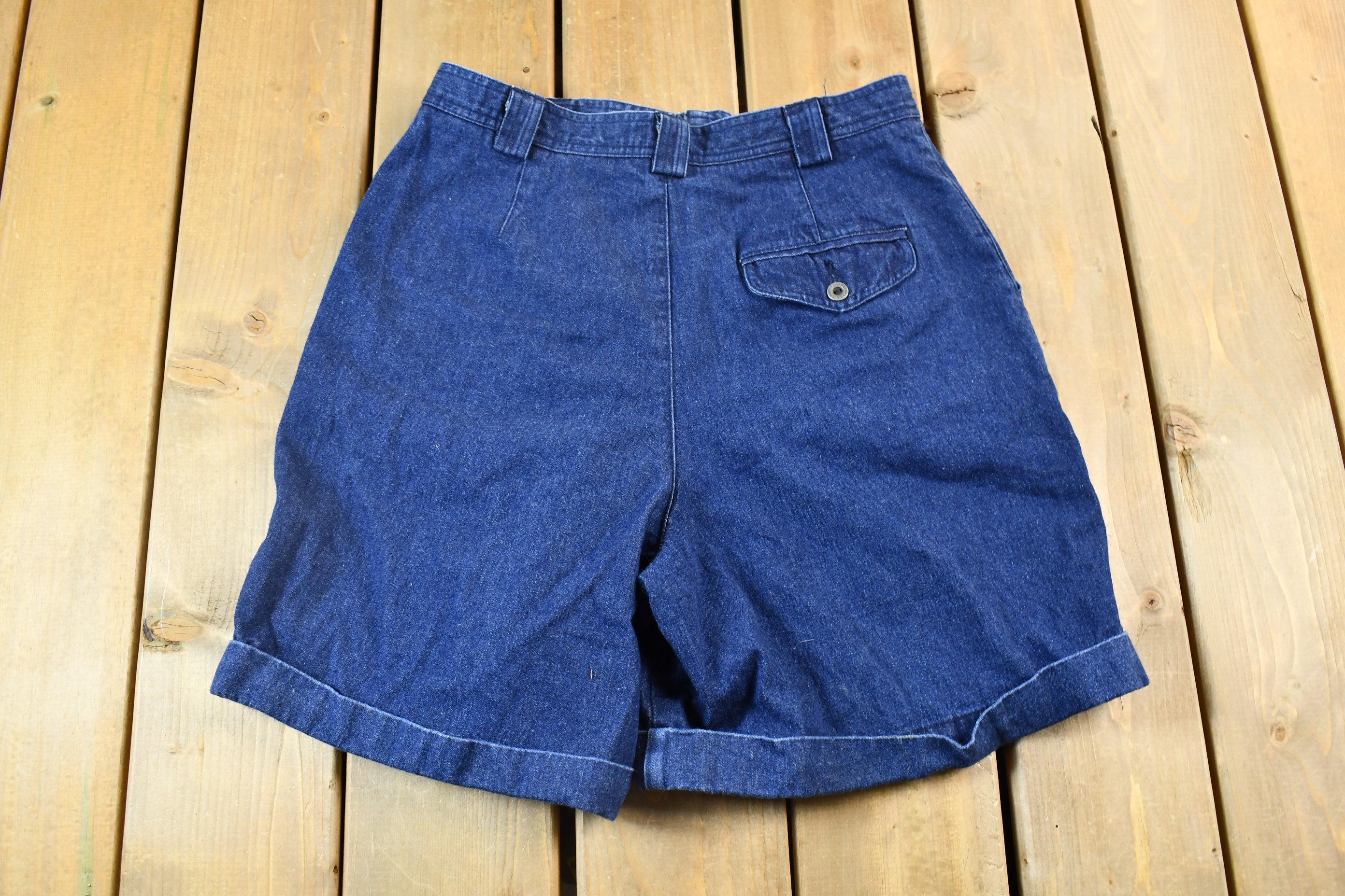 Vintage 1990s Dark Wash Pleated Women's Jean Shorts Size 30 x 7