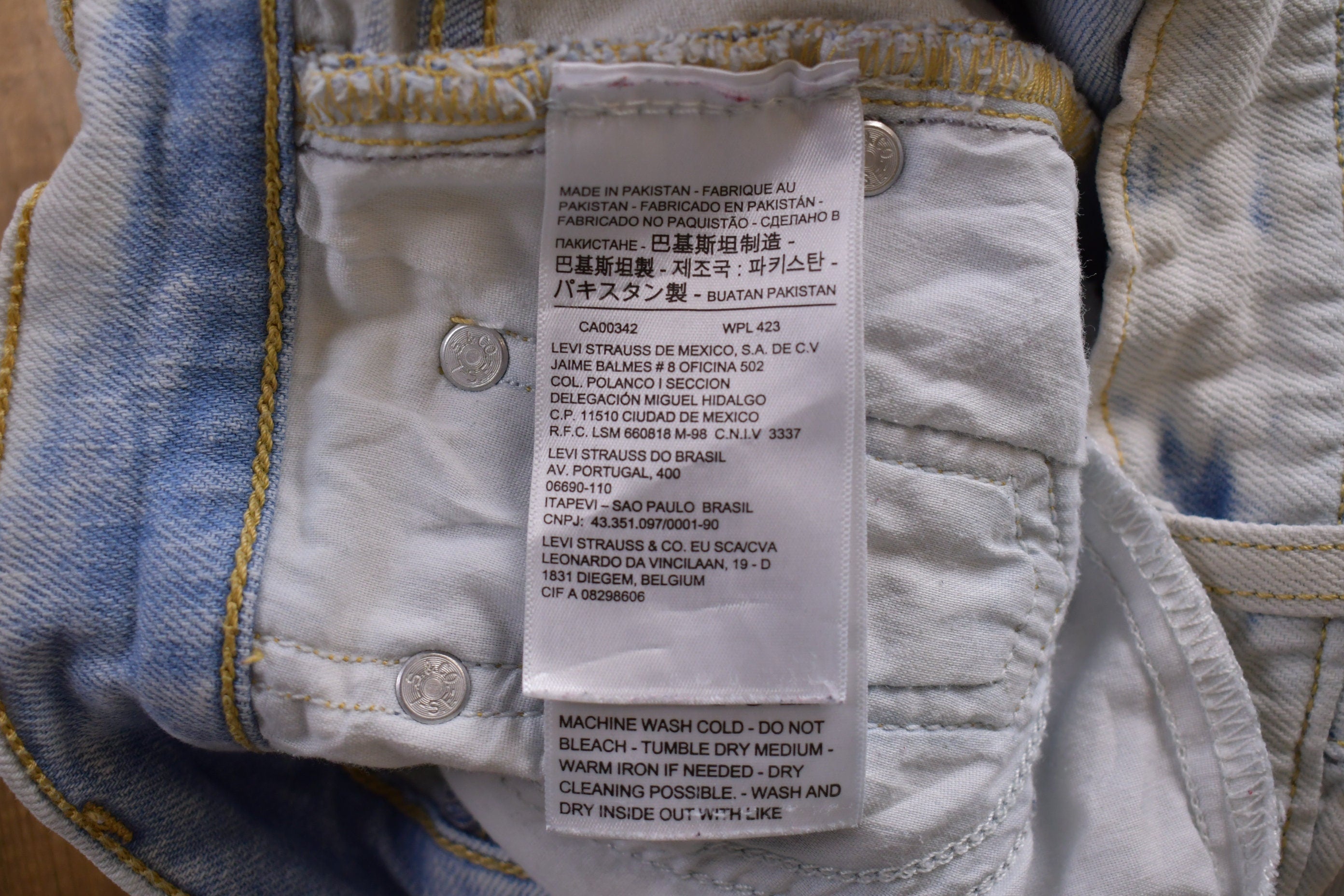 Vintage 1990s Levi's Acid Wash Jean Short Shorts 26 x 2