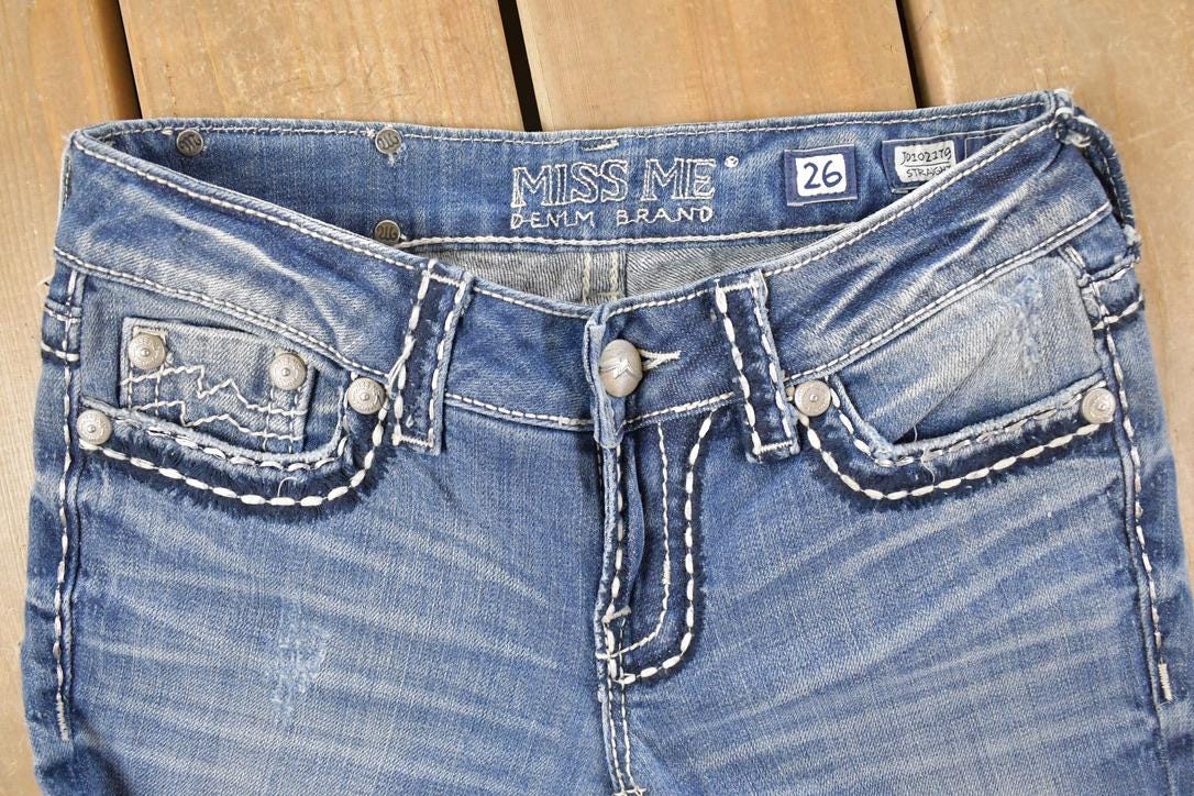 Vintage Deadstock Y2K Miss Me Bedazzled Low Rise Jeans Women's Size 26x31