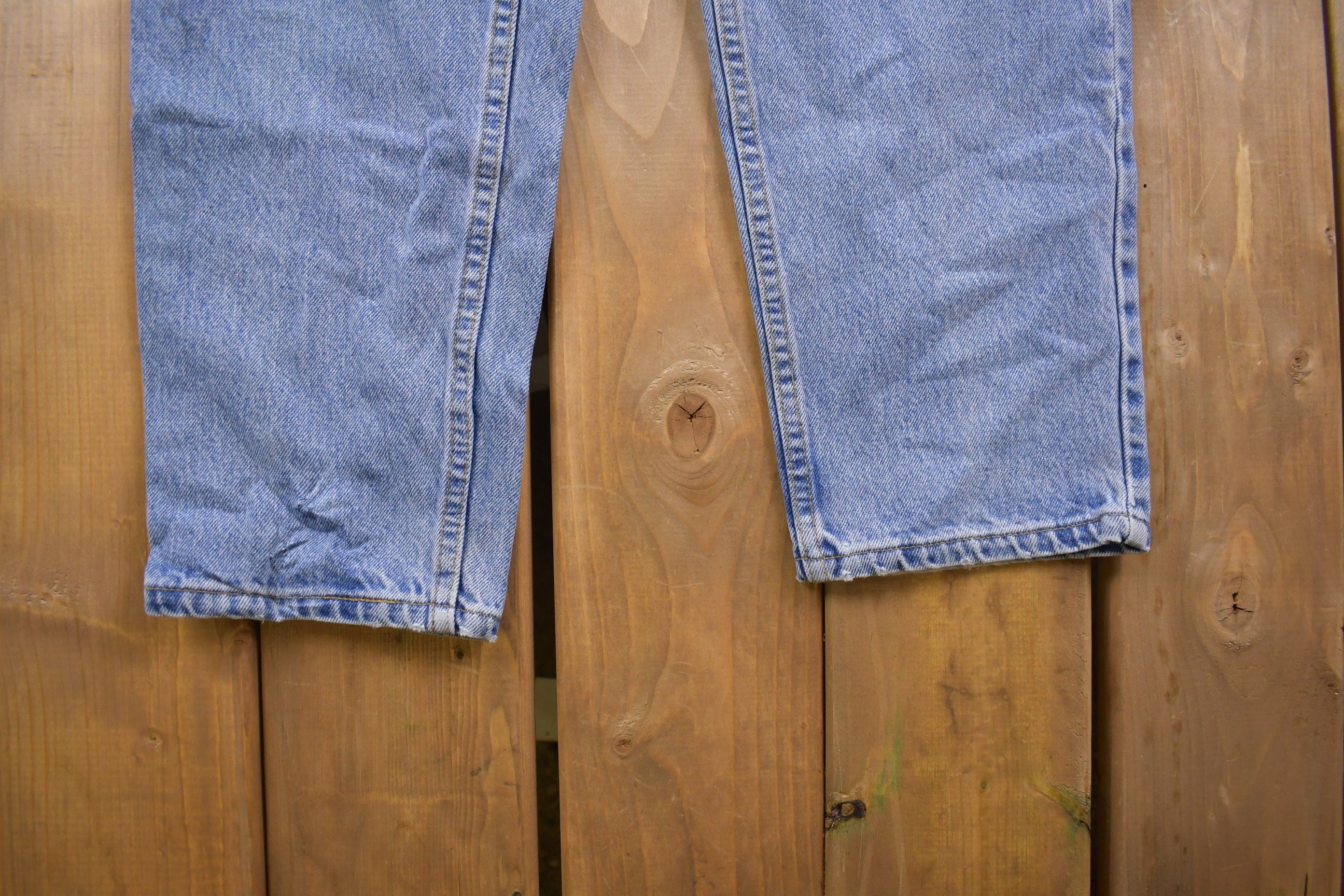 Vintage 1990s Levi's 550 Red Tab Jeans Size 31 x 30