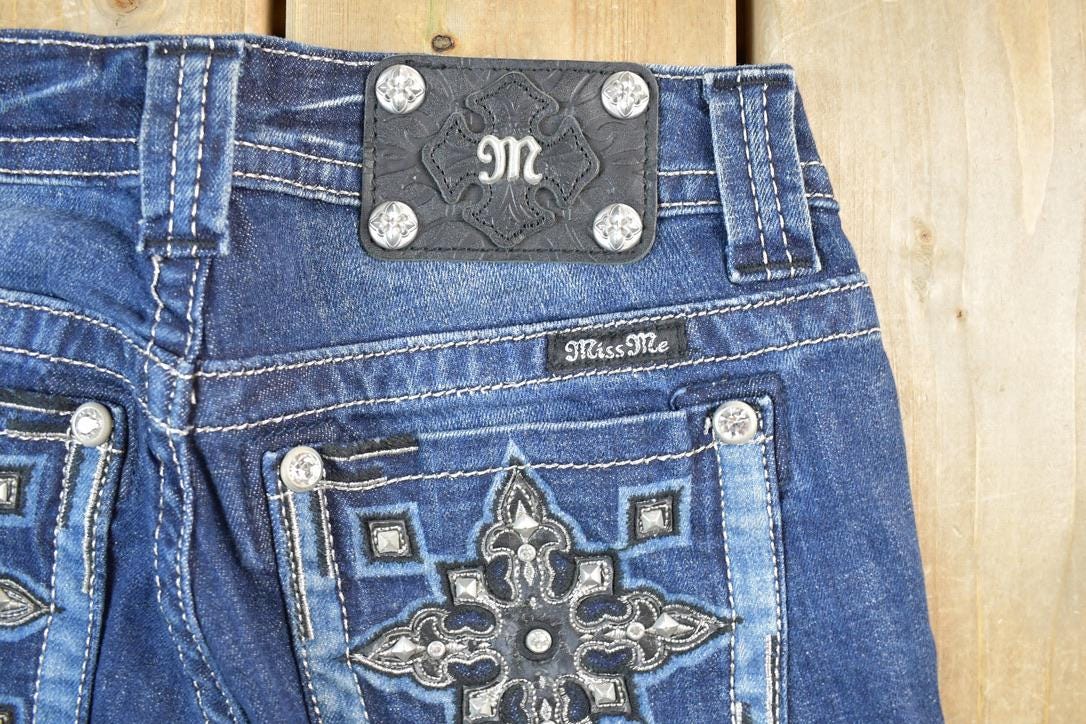 Vintage Y2K Miss Me Bedazzled Low Rise Jeans Size 26x31