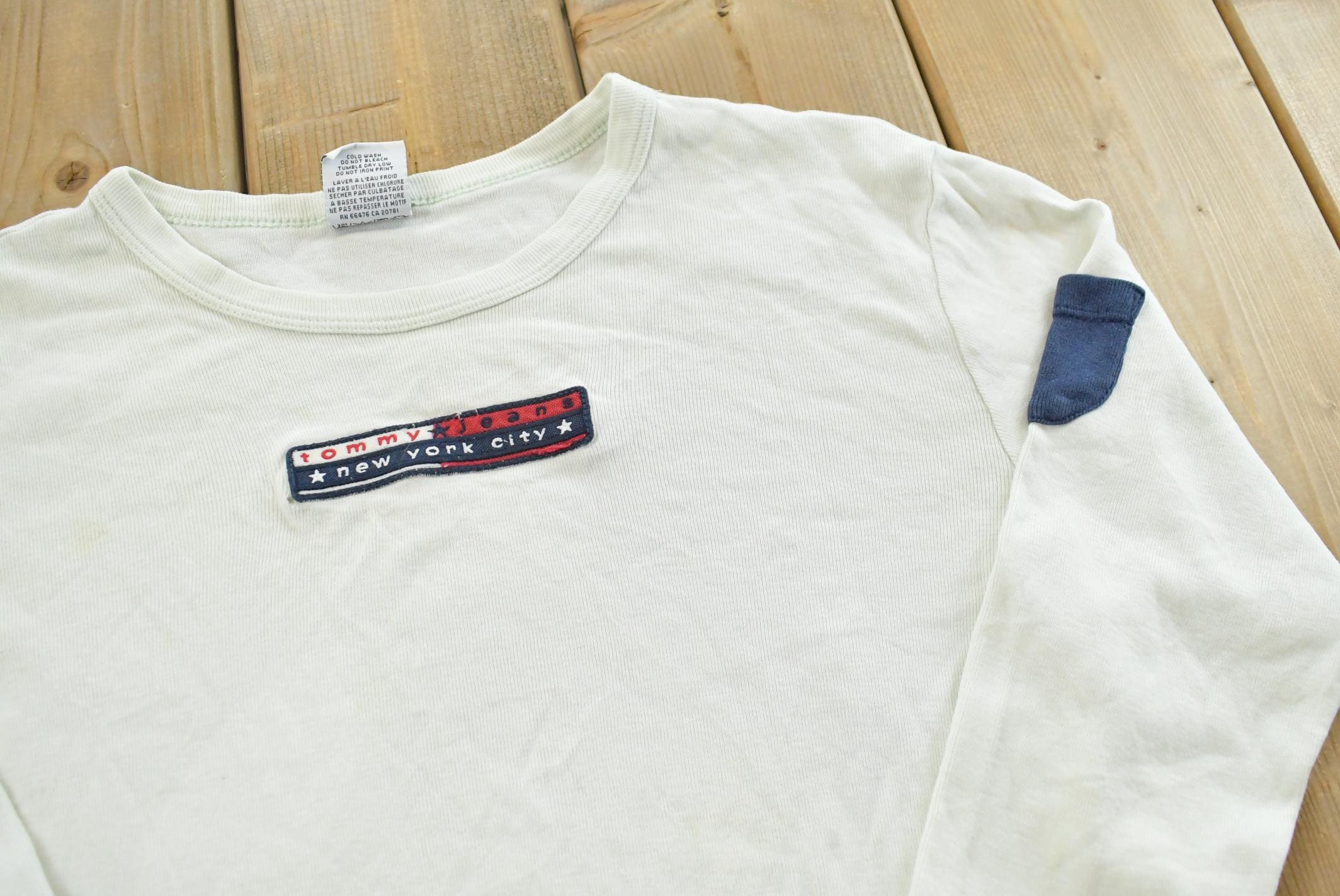 Vintage Y2K Tommy Hilfiger Tommy Jeans Long Sleeved T-Shirt Womens M / 00s Tee / Made in Canada / Streetwear / 2000s Tommy Hilfiger / NYC