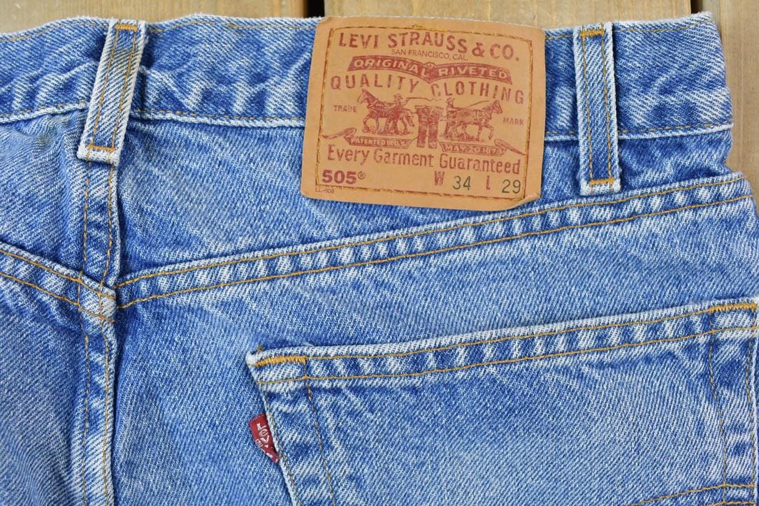 Vintage 1990s Levi Strauss 505 Red Tab Denim Jeans Size 34x29