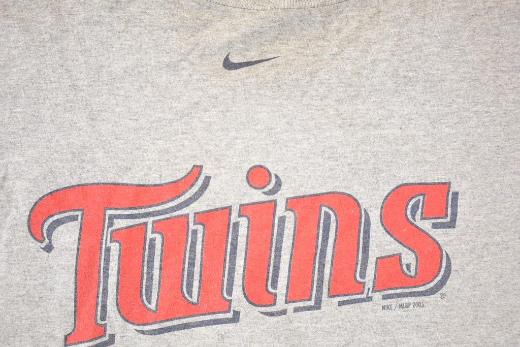 Vintage 2005 Nike Middle Swoosh Minnesota Twins MLB T-Shirt Men's XL