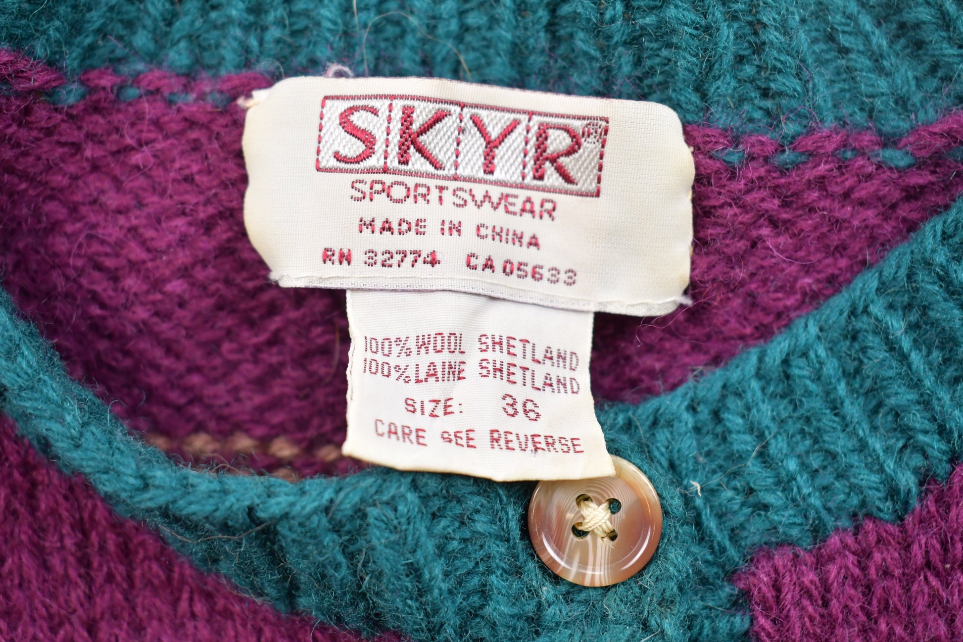 Vintage 1990s 100% Shetland Wool / Animal All Over Print Knitted Cardigan / 90s Cardigan /Nature / Animals / Vintage Sweatshirt / Streetwear