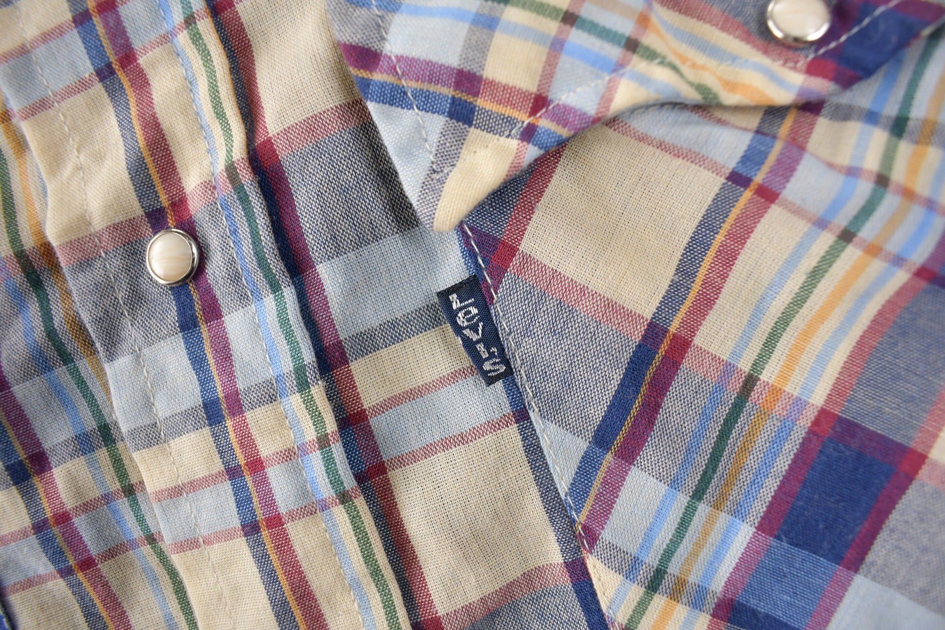 Vintage 1980s Levi's Western Wear Pearl Snap Plaid Long Sleeve Button Up Shirt Size M