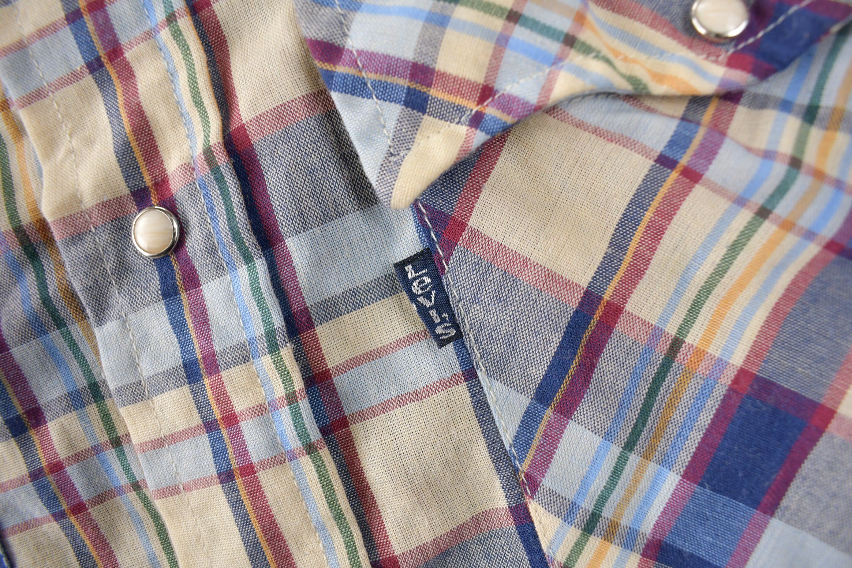 Vintage 1980s Levi's Western Wear Pearl Snap Plaid Long Sleeve Button Up Shirt Size M