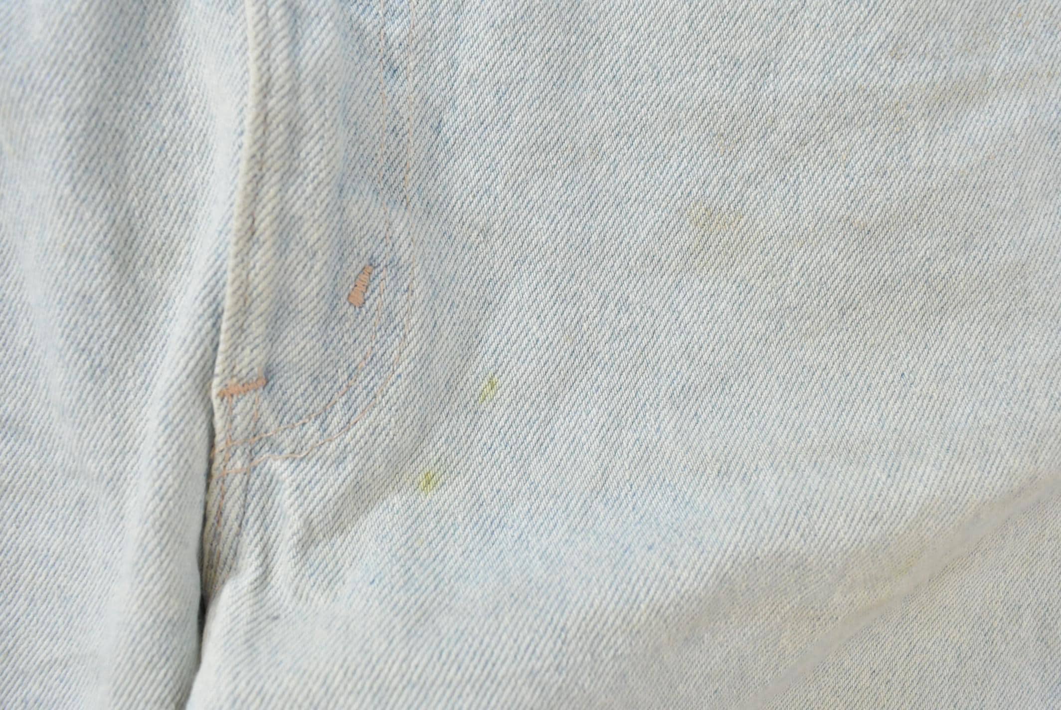 Vintage 1990s Levi's 505 Regular Fit Denim Jeans Men's 34 x 32 / 90s Levi's / Distressed Sun Faded Jeans / Made in USA