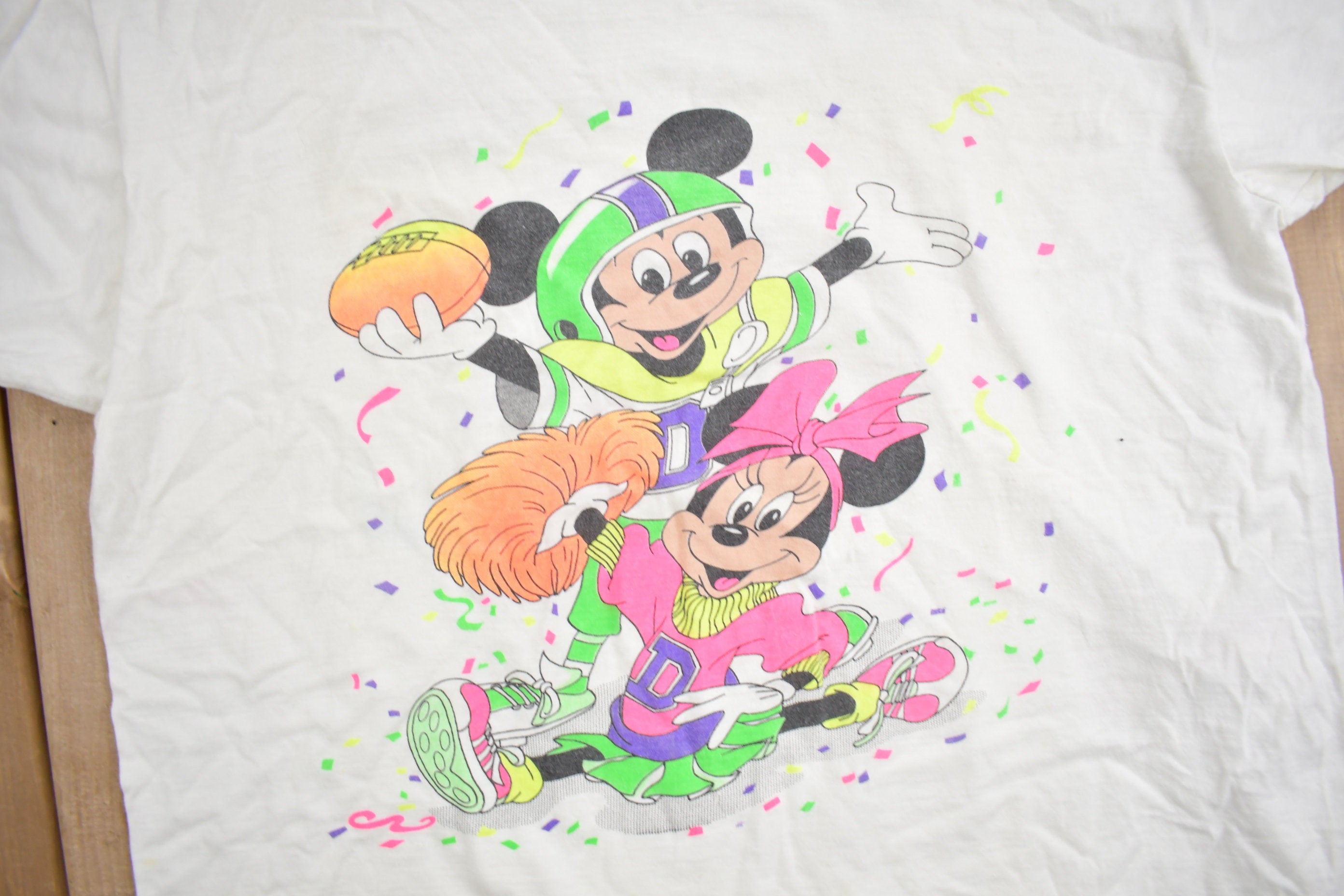 Vintage 1990s Mickey & Minnie Mouse Graphic T-Shirt