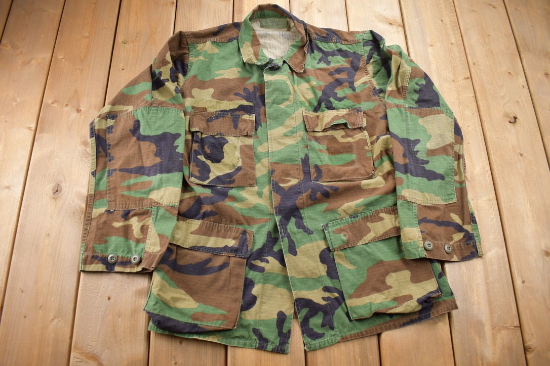 Vintage 1980s Military US Army Camo Button Up Shirt / 1980s Button Up / Vintage Field Jacket / Army Jacket / Casual Shirt / Military Shirt