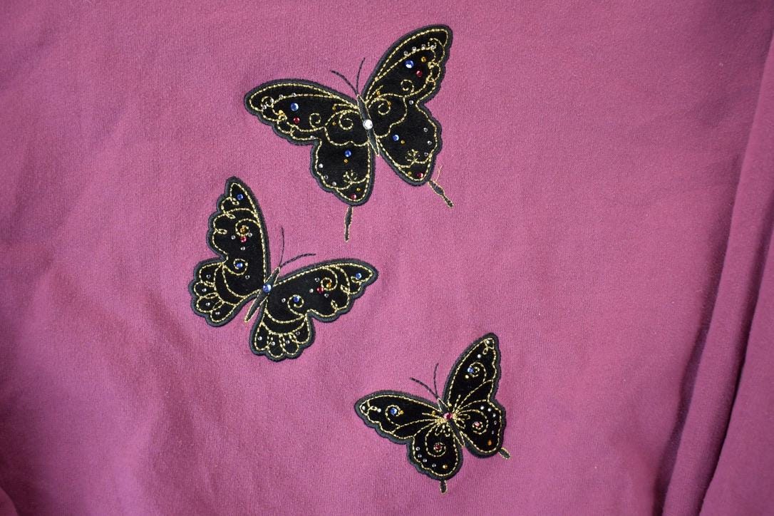 Vintage 1990s Top Stitch Double Collar Embroidered Butterfly Cute Crewneck Sweater