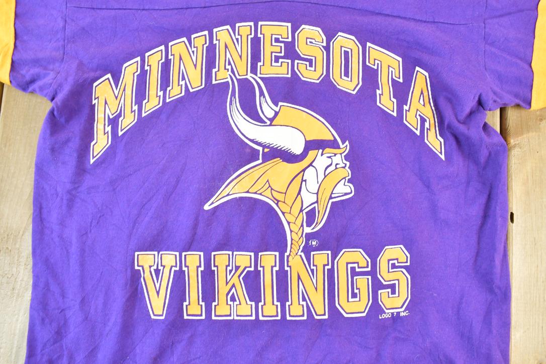 Vintage 1980s Minnesota Vikings NFL Graphic T-Shirt