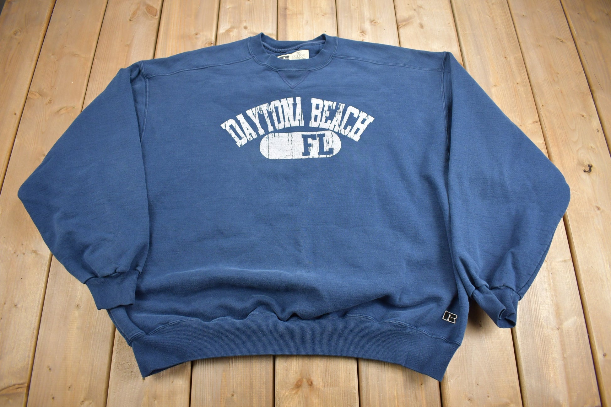 Vintage 1990s Daytona Beach Florida Crewneck Sweatshirt / 90s Crewneck / Souvenir Sweater / Russell Athletics