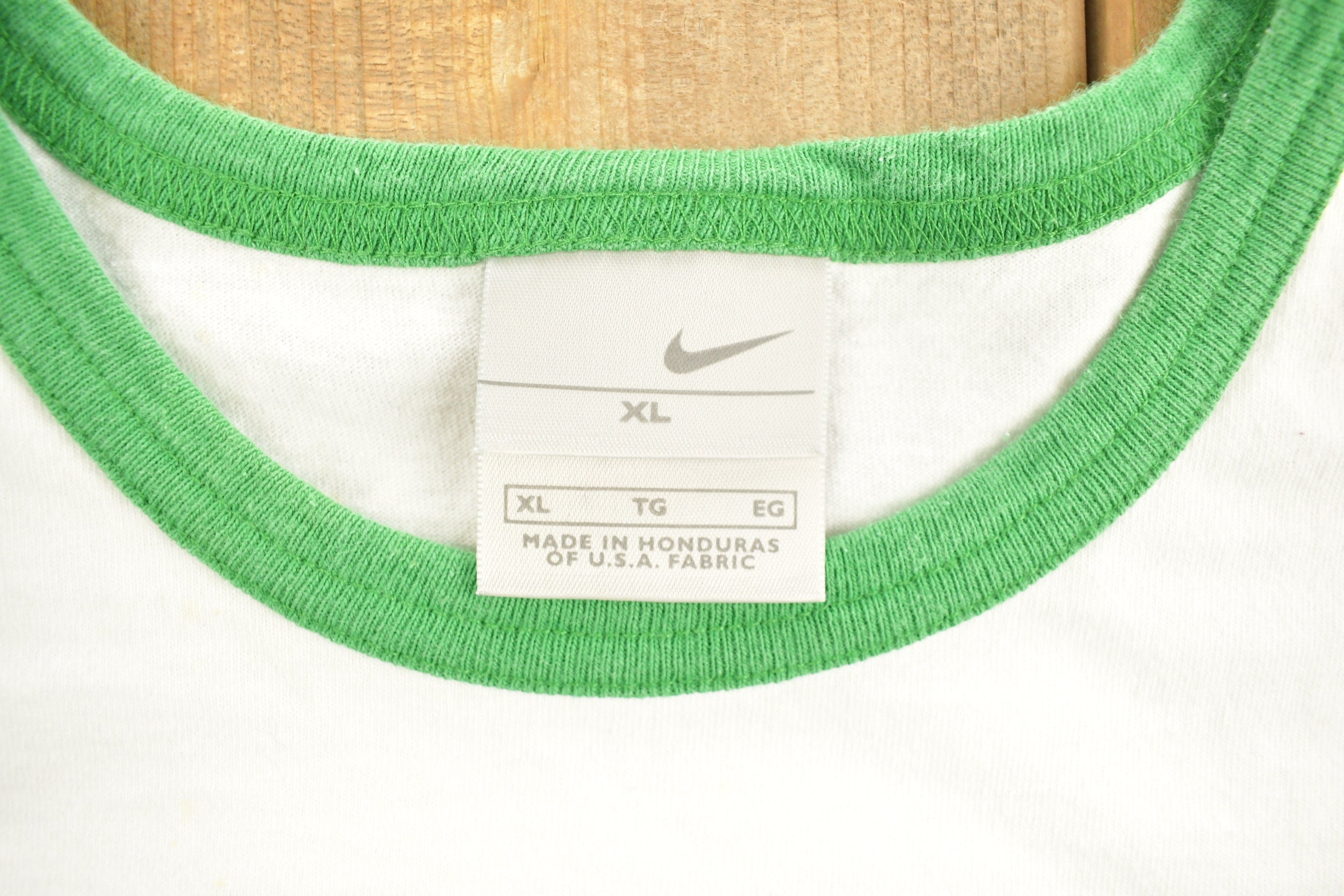 Vintage Y2K NIKE Graphic T-Shirt