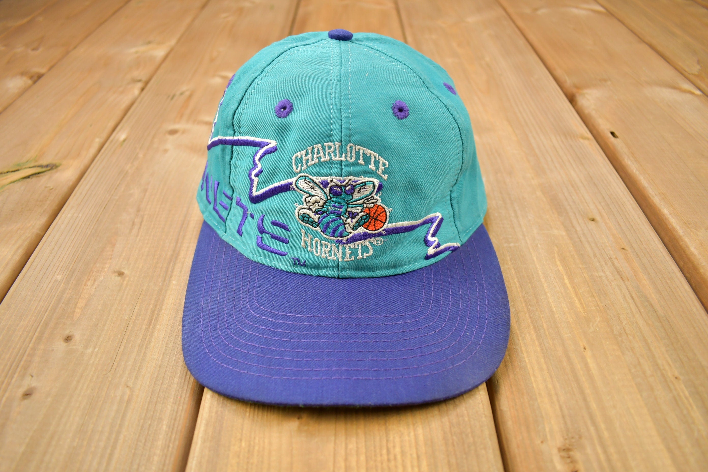 Vintage 1990s Charlotte Hornets NBA Wave Shark Tooth Snap Back Hat
