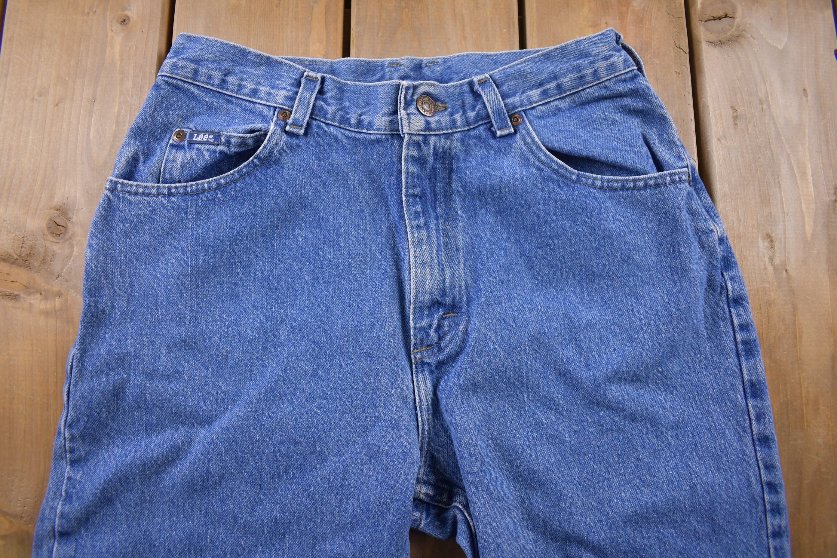 Vintage 1990's Lee Blue Jeans 28 x 30 / Basic Blue Jeans / Essentials / American Vintage / Streetwear Fashion / Vintage Pants