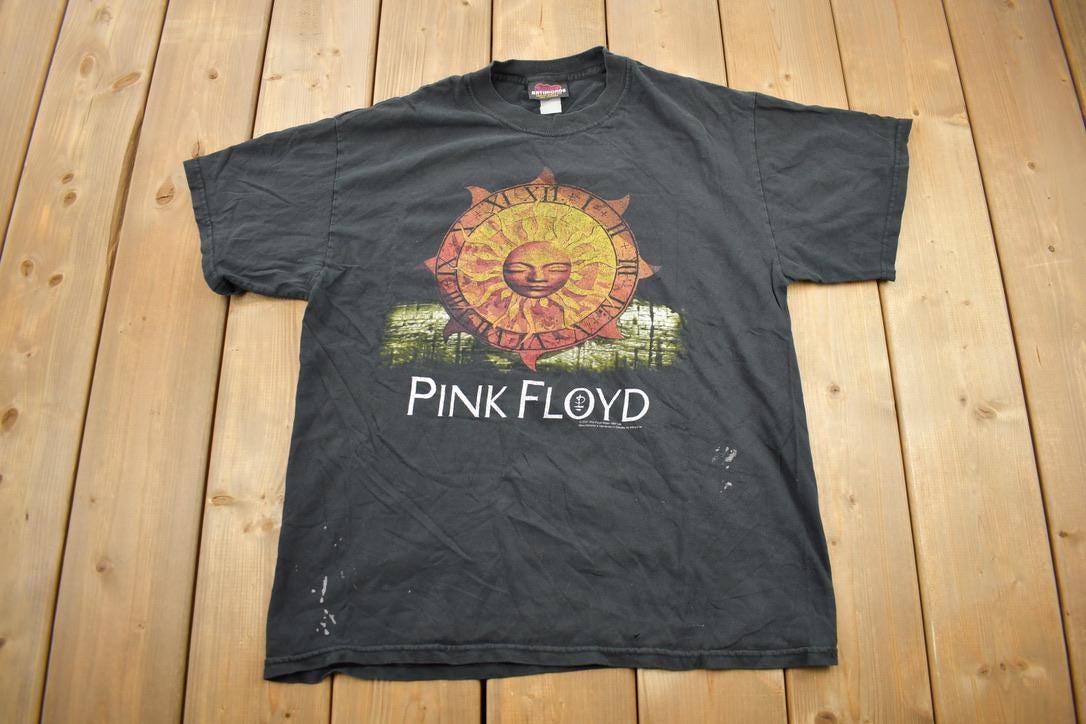 Vintage 2001 Pink Floyd Sun Dial Graphic Band T-Shirt