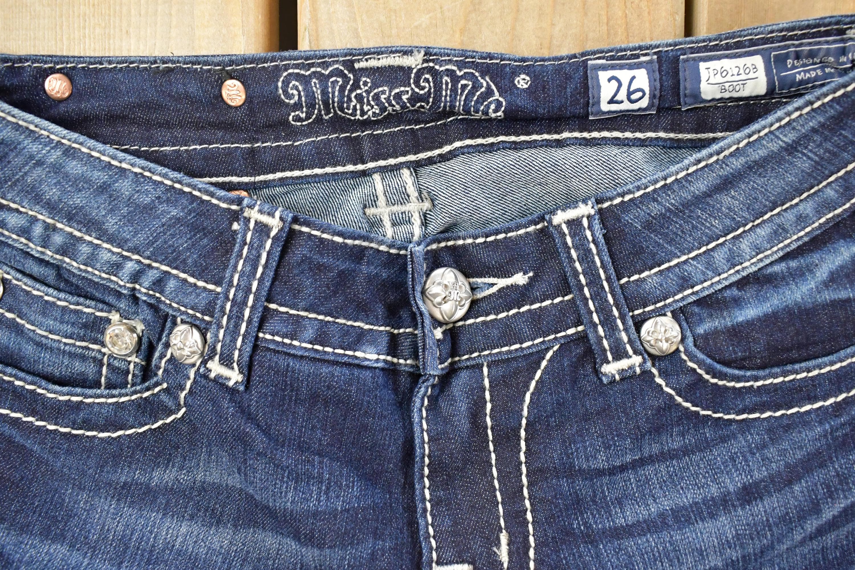 Vintage Deadstock Y2K Miss Me Bedazzled Low Rise Jeans Women's Size 26x31