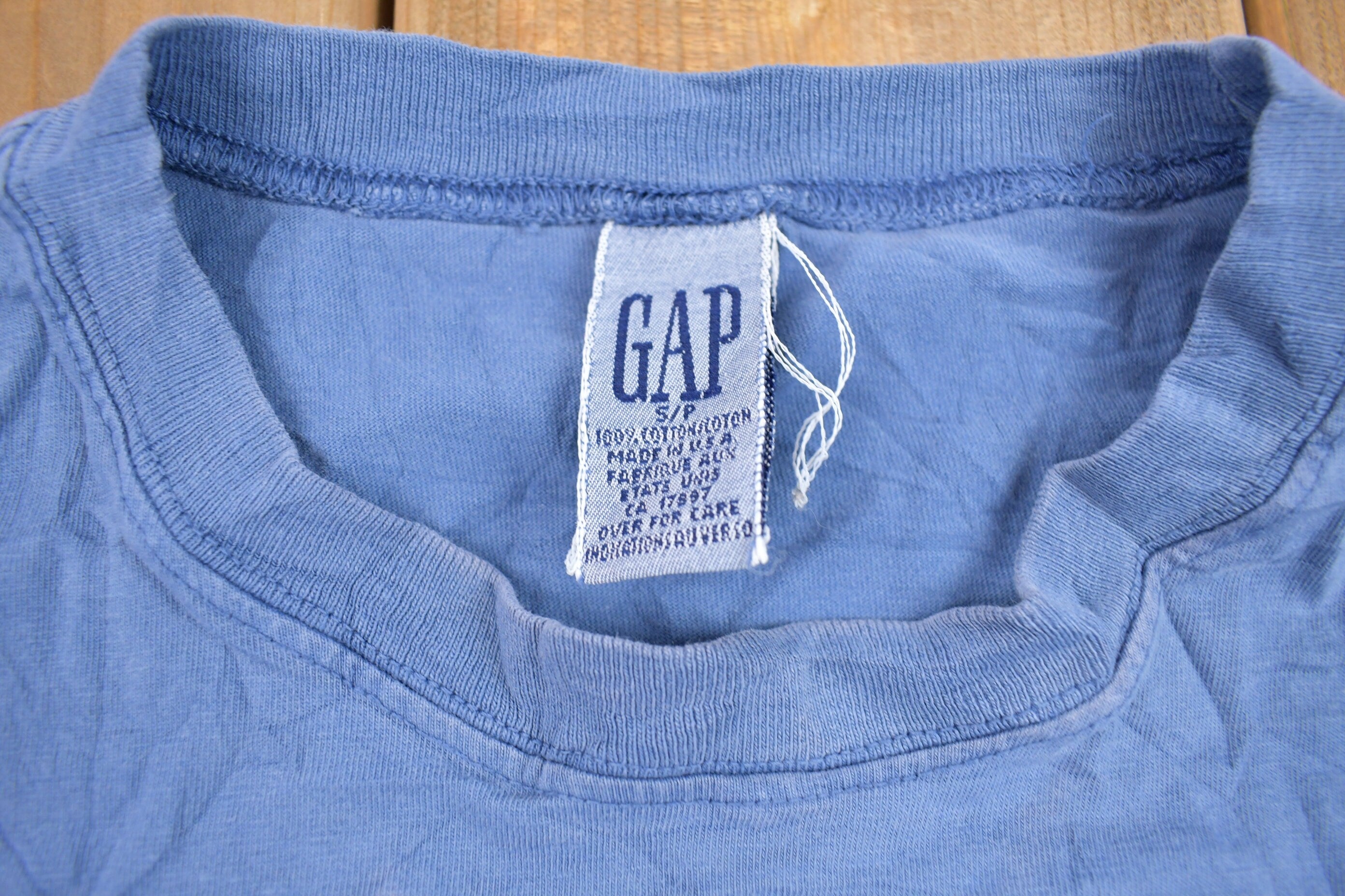 Vintage 1990s GAP Island Sun Graphic T Shirt