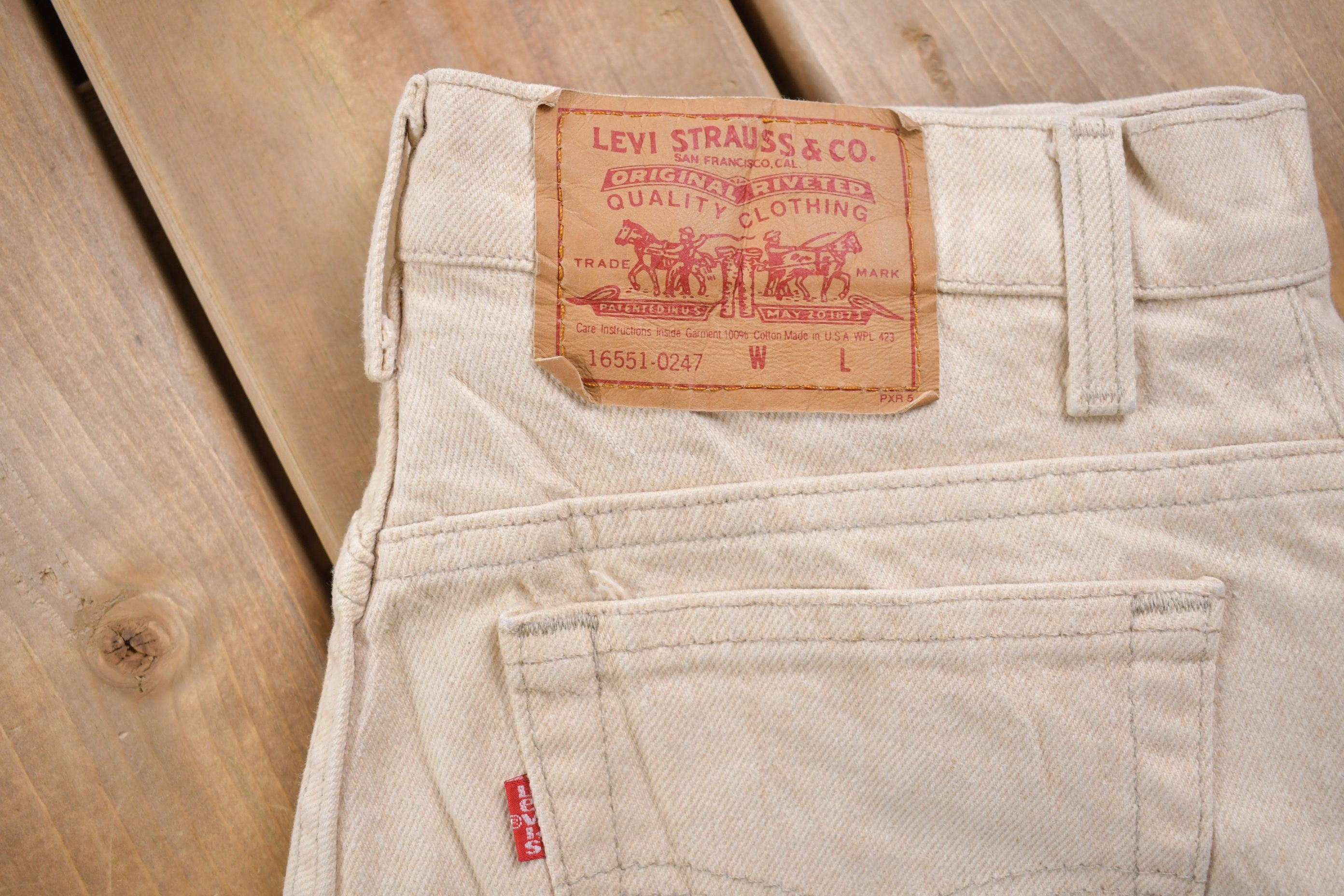 Vintage 1990s Levi's Red Tab Beige Jeans Size 30 x 30