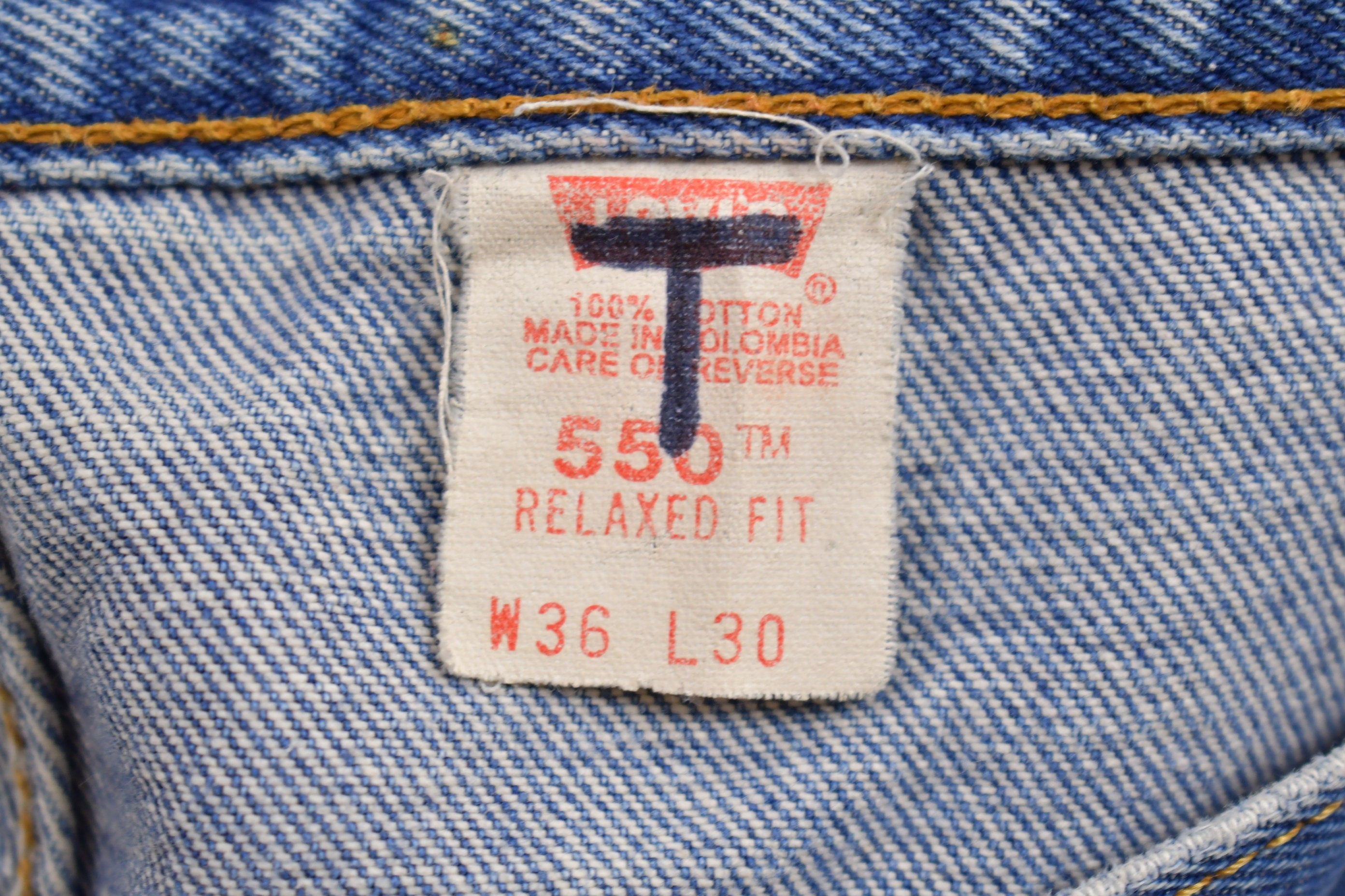 Vintage 1990s Levi's 550 Red Tab Jeans Size 36 x 29.5
