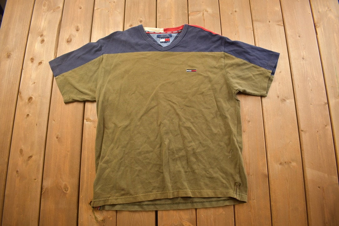 Vintage 1990s Tommy Hilfiger Logo T-Shirt