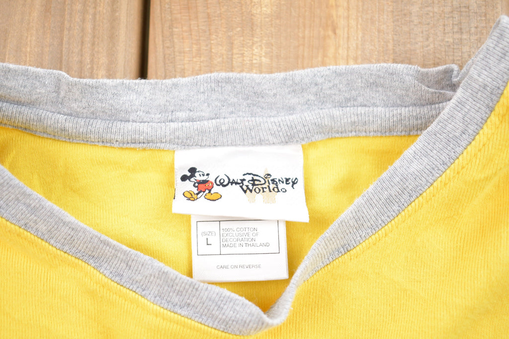 Vintage 1990s Walt Disney World Mickey Mouse Graphic T-Shirt