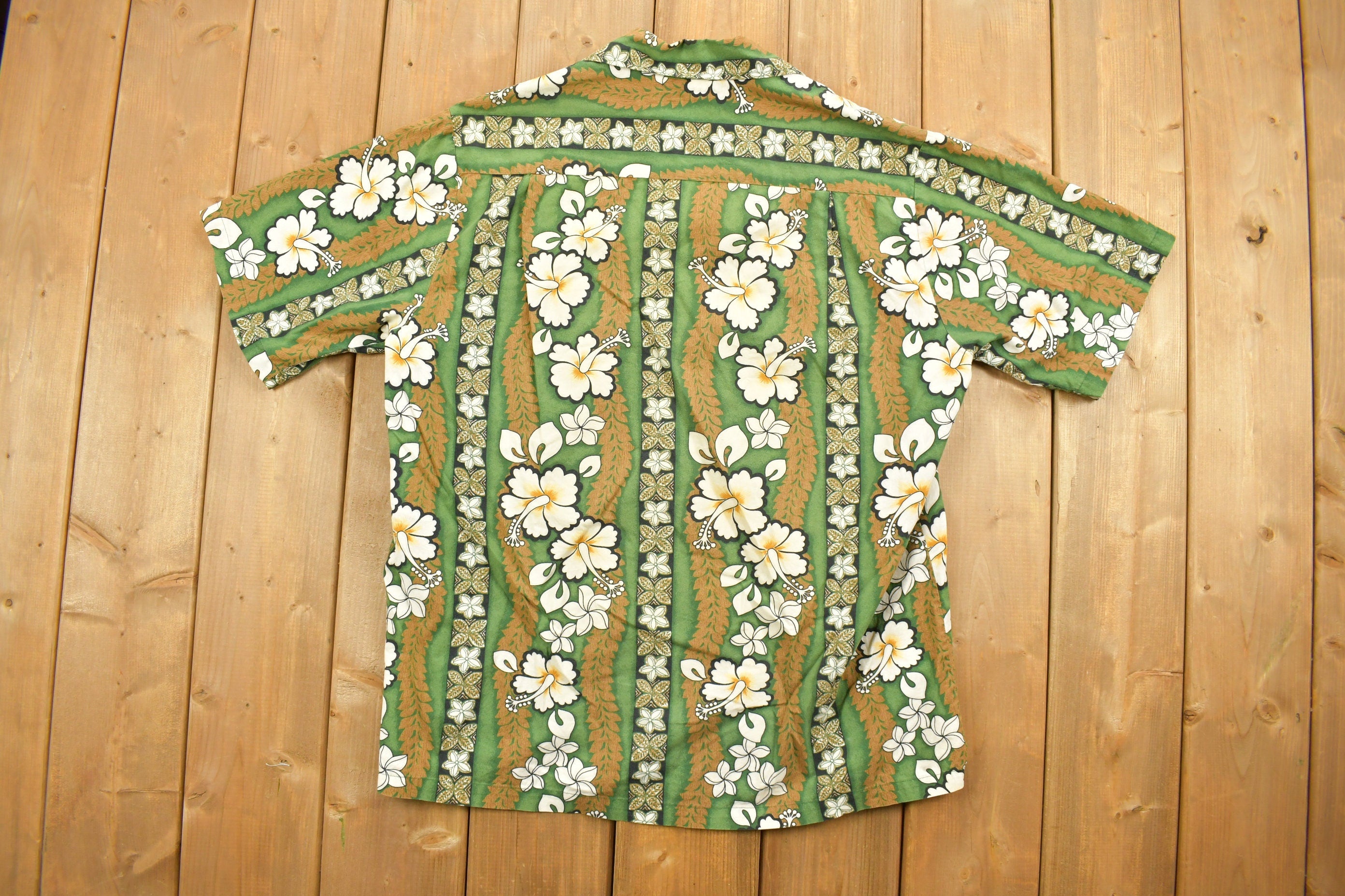 Vintage 1960s Hawaiian Button Up Shirt