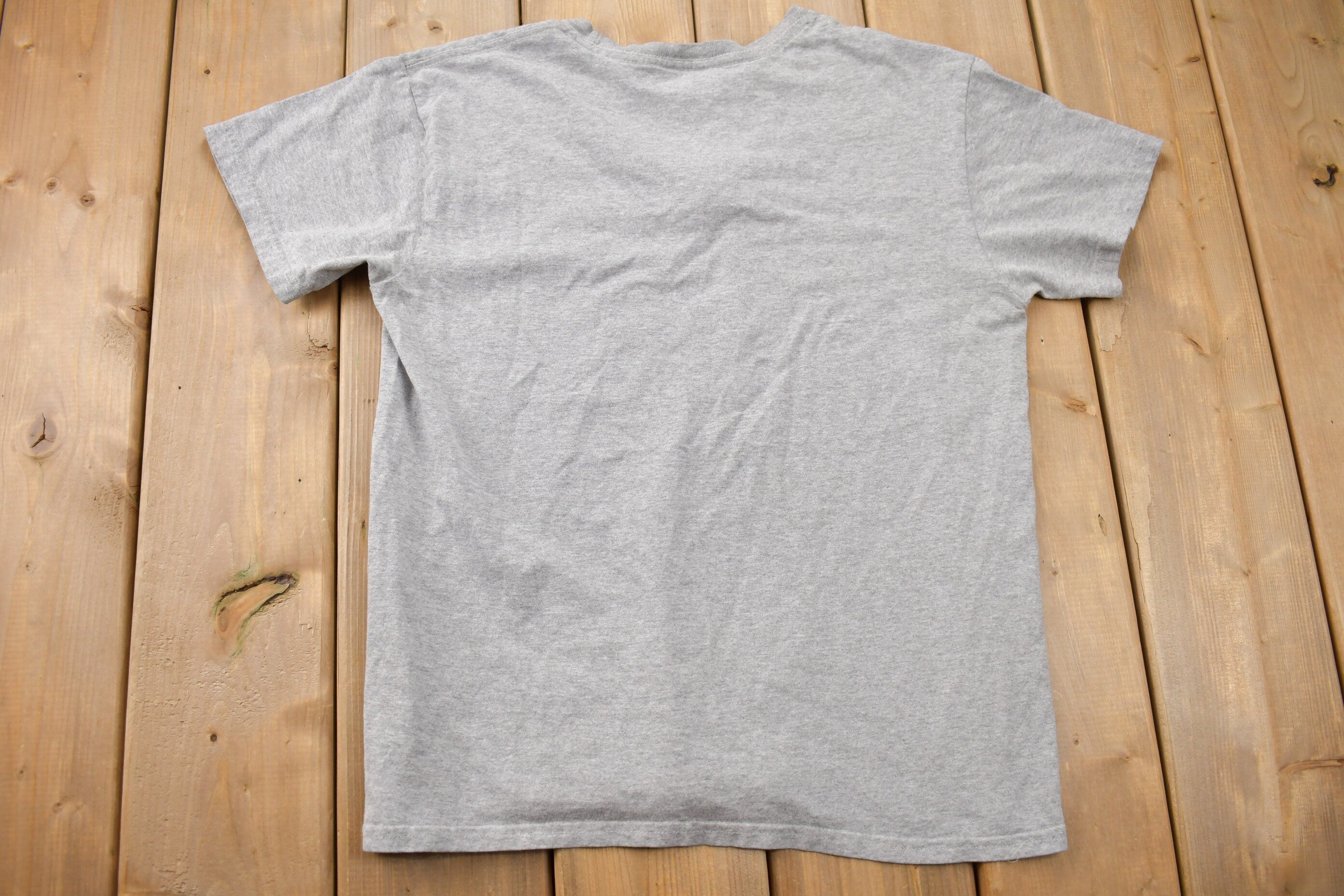 Vintage Y2K Nike Center Swoosh Emboidered Graphic T-Shirt