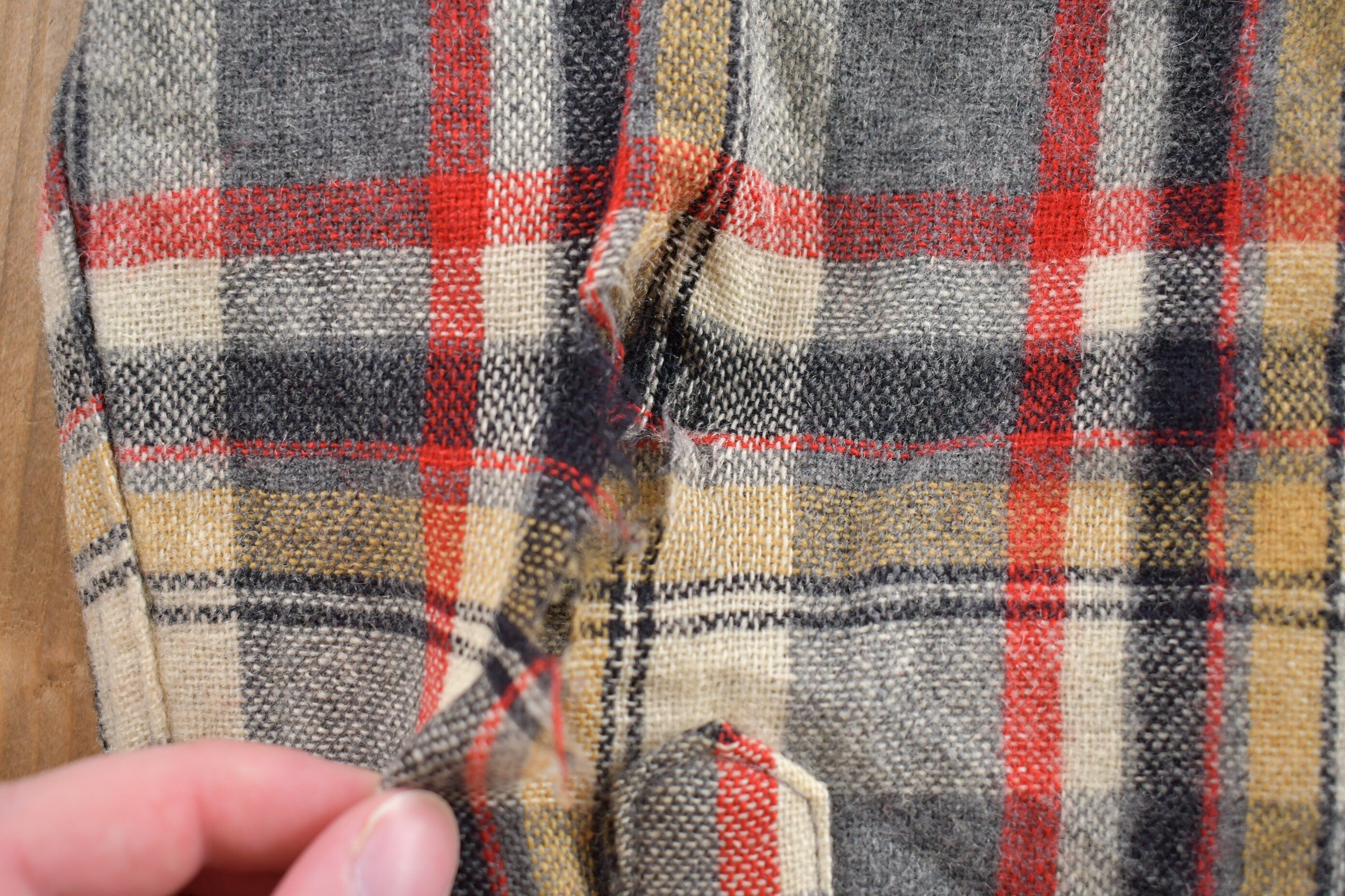 Vintage 1990s JC Penney Plaid Wool Flannel Button Up Shirt  1990s Button Up  Vintage Flannel  Plaid Shirt  Button Down  Wool Button Up