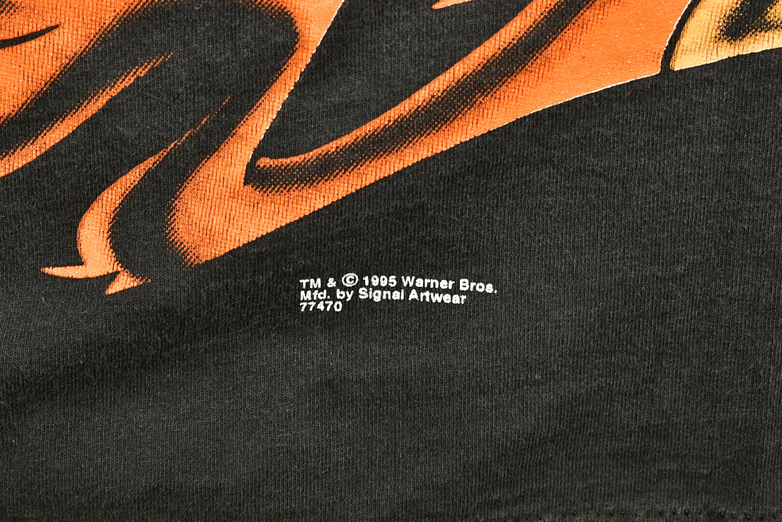 Vintage 1995 Wile E Coyote & Road Rununer All Over Print T-Shirt