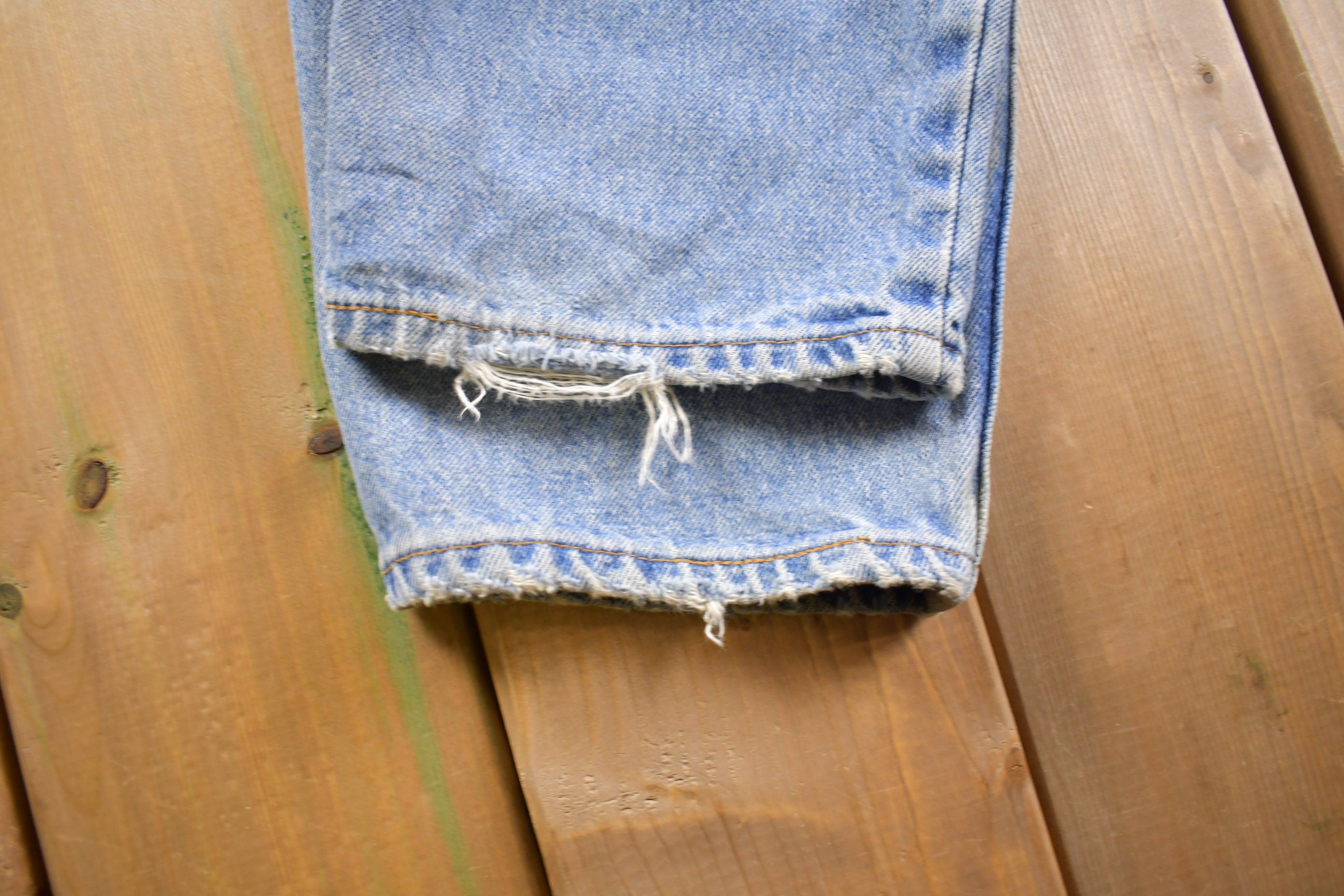 Vintage 1990s Levi 560s Red Tab Jeans Size 32 x 30