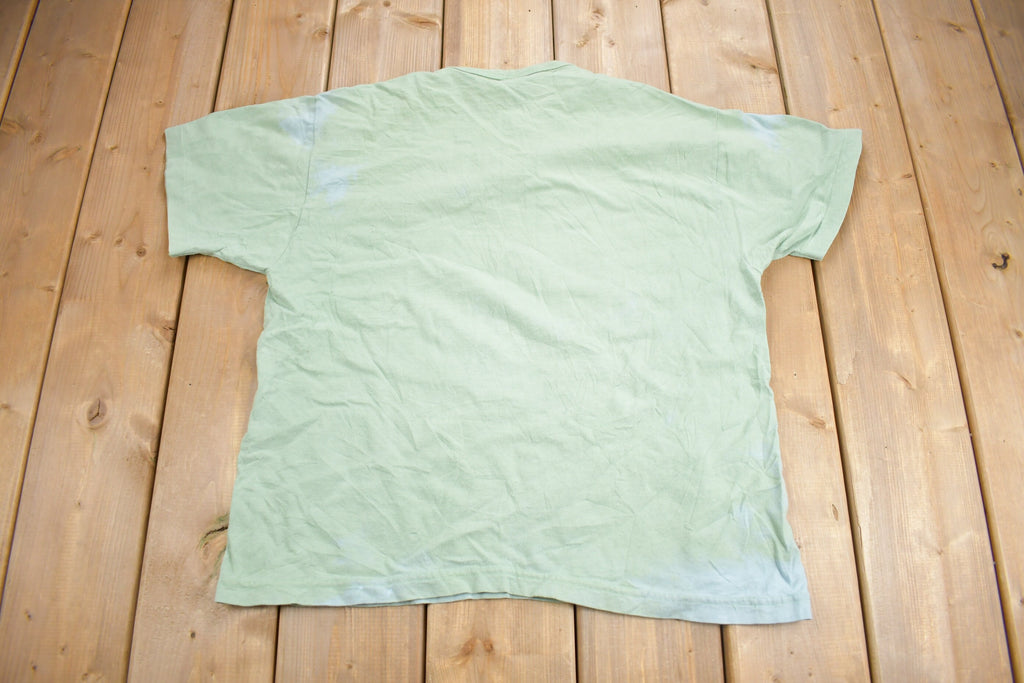 Vintage 1990s A Women's Place Is On The Court" Graphic T Shirt