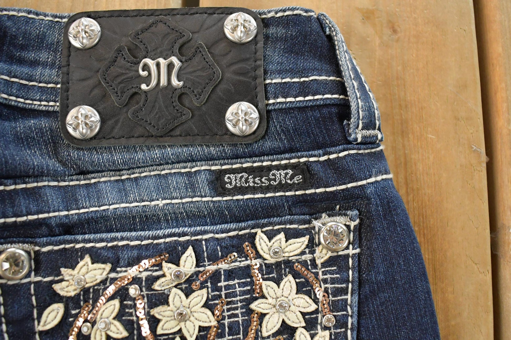 Vintage Y2K Miss Me Bedazzled Low Rise Jeans Women's Size 26x31