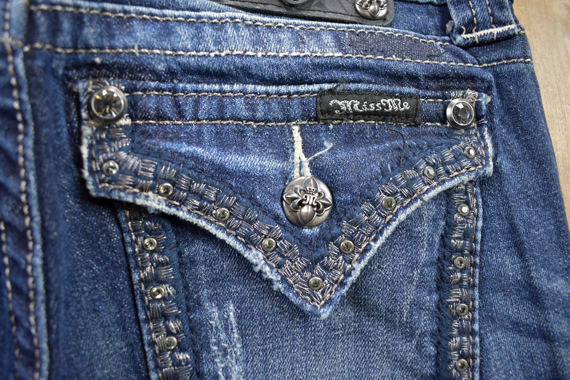 Vintage Y2K Miss Me Bedazzled Low Rise Jeans Size 26x32