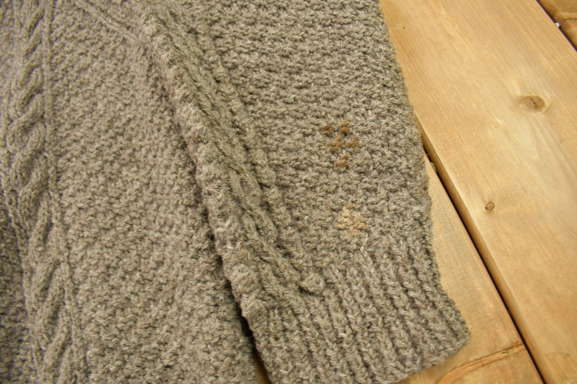 Vintage 1980s 100% Wool House Of Ireland Knit Sweater