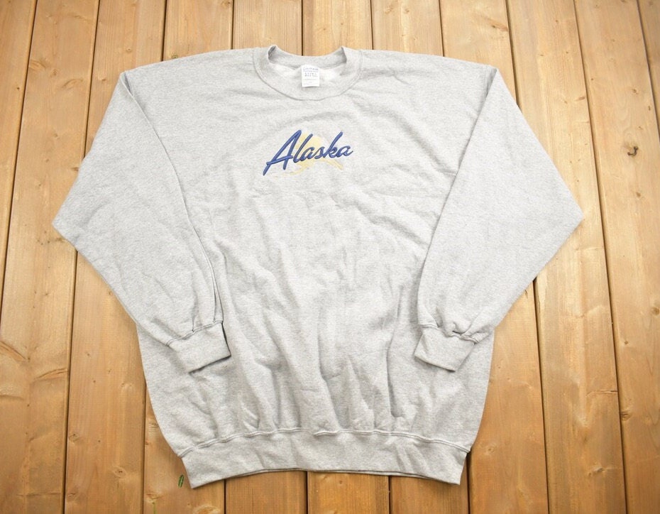 Vintage 1990s Alaska Novelty Crewneck Sweatshirt