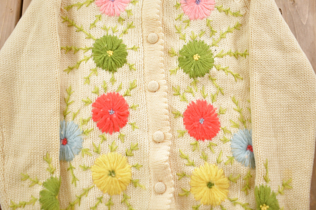 Vintage 1960s Fully Fashioned Floral Graphic Cardigan Sweater