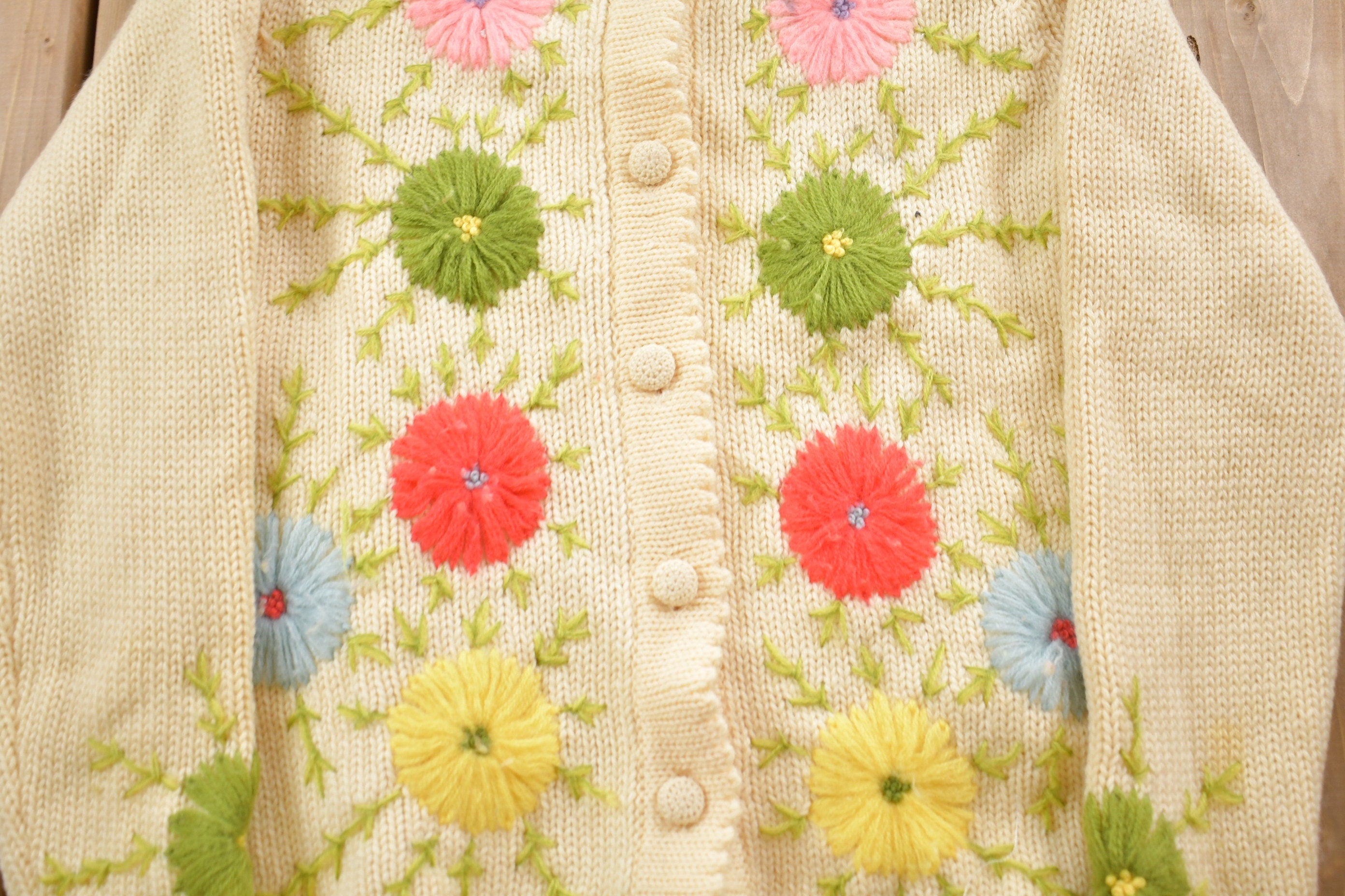 Vintage 1960s Fully Fashioned Floral Graphic Cardigan Sweater