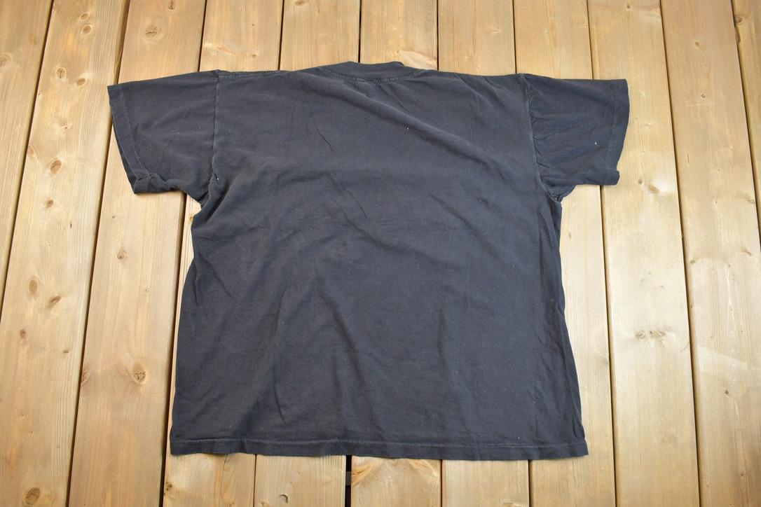 Vintage 1990s Floral Embroidered Graphic T-Shirt