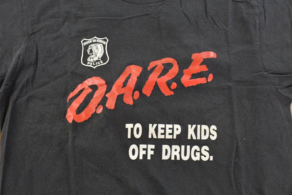 Vintage 1900s Dare to Resist Drugs And Violence Souvenir T-Shirt Men's M