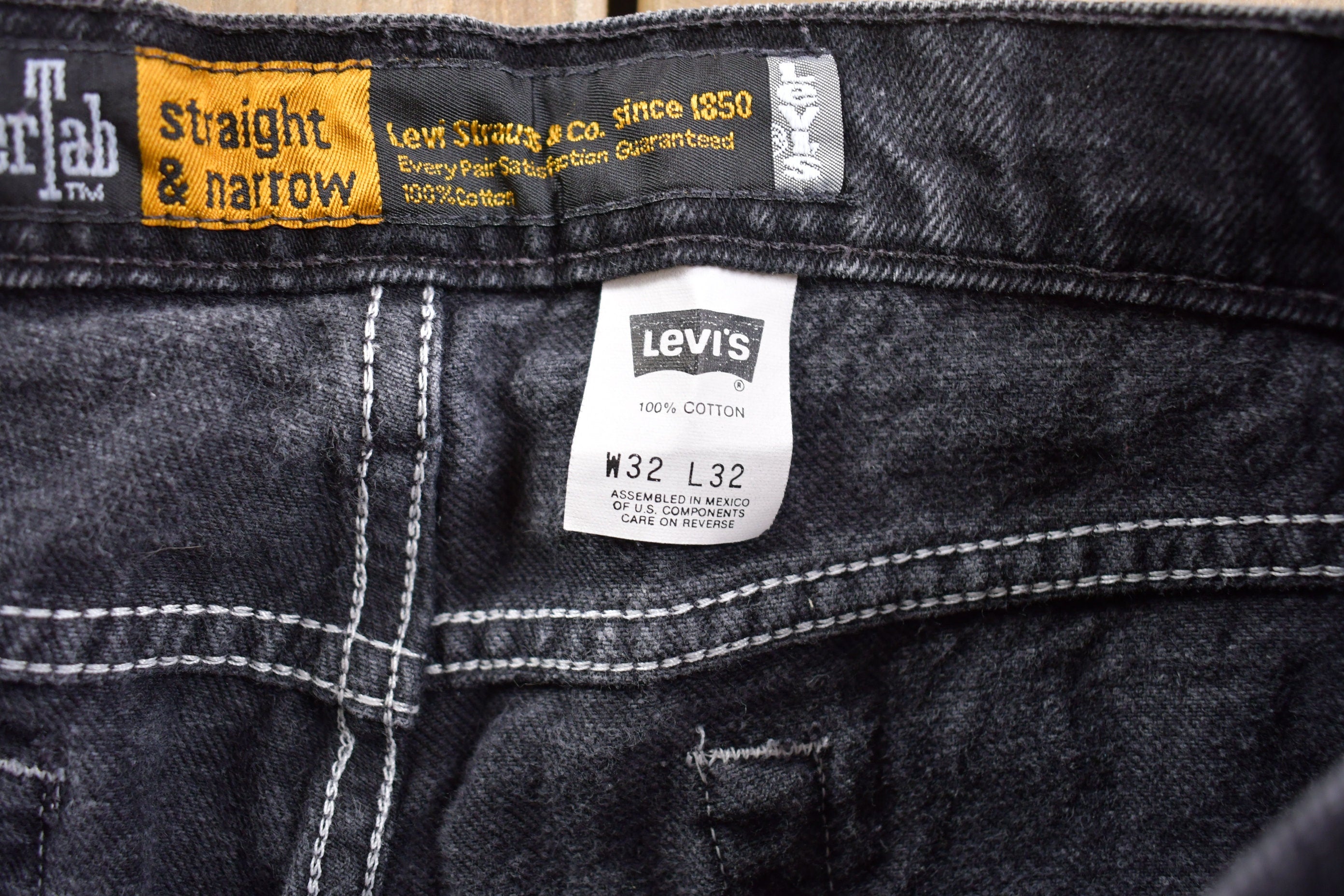 Vintage 1990s Straight And Narrow Silver Tab Levi's Jeans Size 30 x 29.5